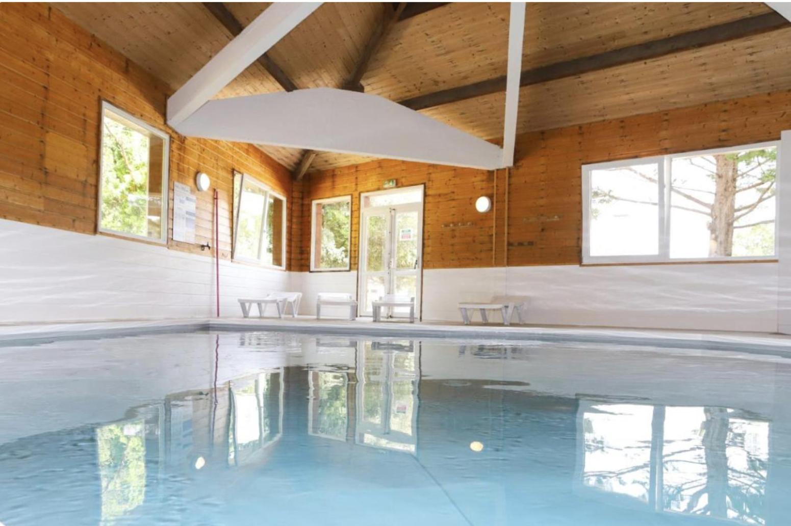 Maisonnette La Coti H5 Avec Piscine Interieure Chauffee, A 400 M De La Plage Et Menage De Fin Sejour Compris แซ็งต์-จอร์จส์-โดเลรง ภายนอก รูปภาพ